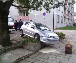 nehoda-parkovani-peugeot-nove-mesto-2