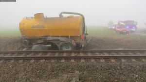 nehoda-stret-traktoru-s-vlakem-ocelice-rychnovsko-1