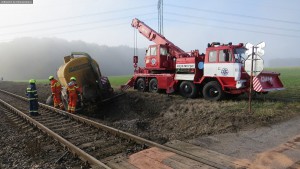 nehoda-stret-traktoru-s-vlakem-ocelice-rychnovsko-7