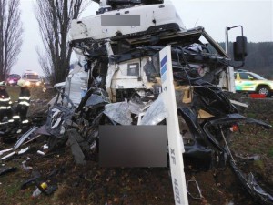 dopravni-nehoda-konecchlumi-podhorni-ujezd-streda-16-12-2015-2