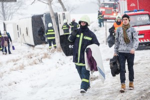 dopravni-nehoda-autobusu-u-horicek-na-nachodsku-6-1-2016-4