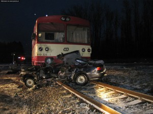 nehoda-rychnovsko-stret-auta-s-vlakem-13-1-2016-8