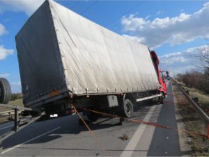 dopravni-nehoda-silny-vitr-horice-2-3-2017
