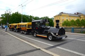 turisticky-vlacek-hradec-kralove-foto-dpmhk