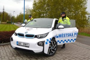 elektromobil-hradec-kralove-mestska-policie-bmw-i3-1