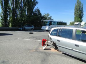 dopravni-nehoda-lochenice