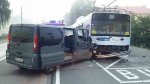 dopravni-nehoda-trolejbus-semtin