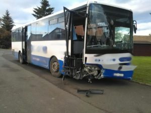 nehoda-autobusu-14-12-4