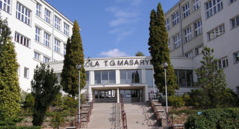 Ředitel náchodské ZŠ T. G. Masaryka Mgr. Roman Odvářka rezignoval